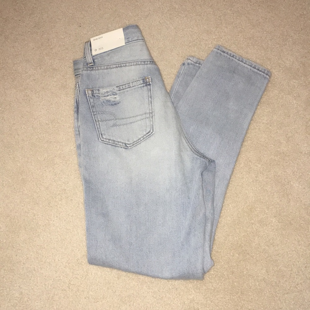 American Eagle mom jean